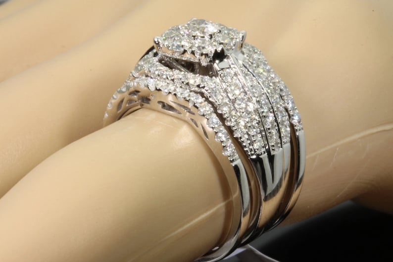 Bridal Ring Set — Round Cut Moissanite