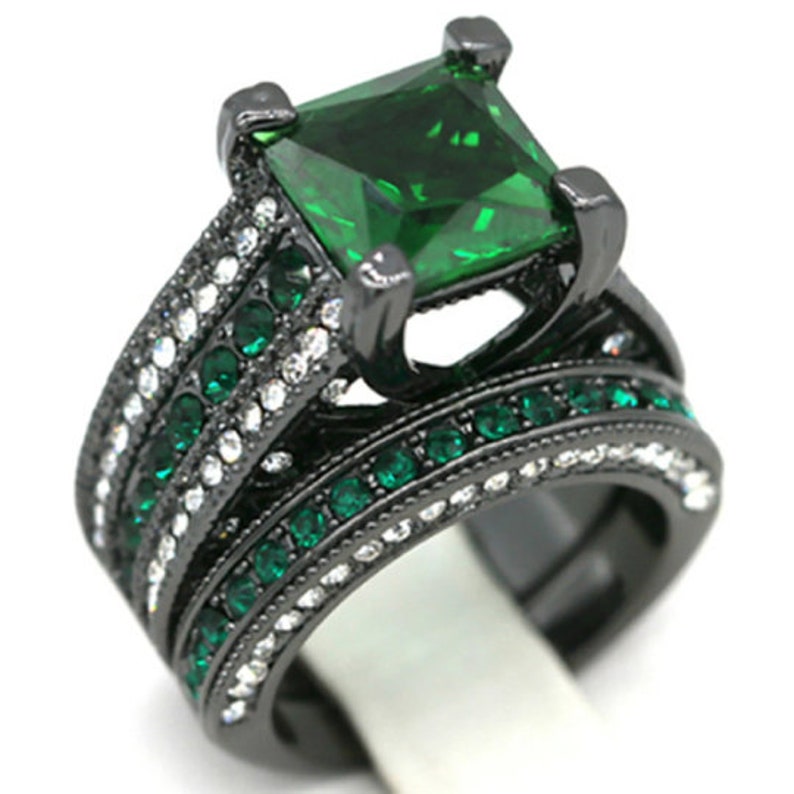 Bridal Ring Set — Green Princess Cut Sapphire