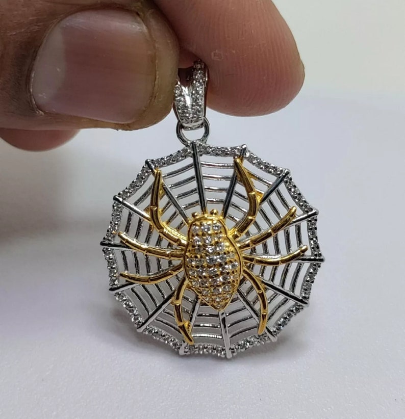 Hip Hop Pendant - Spider Web