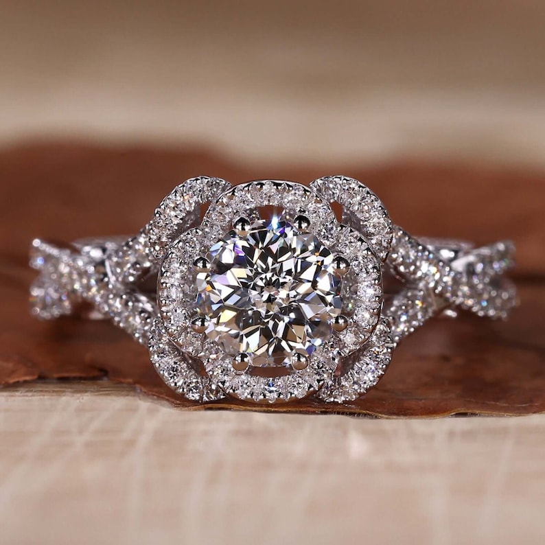 Flower Style Diamond Engagement Ring, Unique Round Cut Moissanite Bridal Ring Set, New Arrival Wedding Band Ring Designs for women Gift