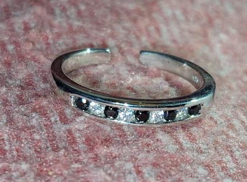 Toe Ring — Blue Sapphire Eternity, White Gold Finish, 925 Sterling Silver