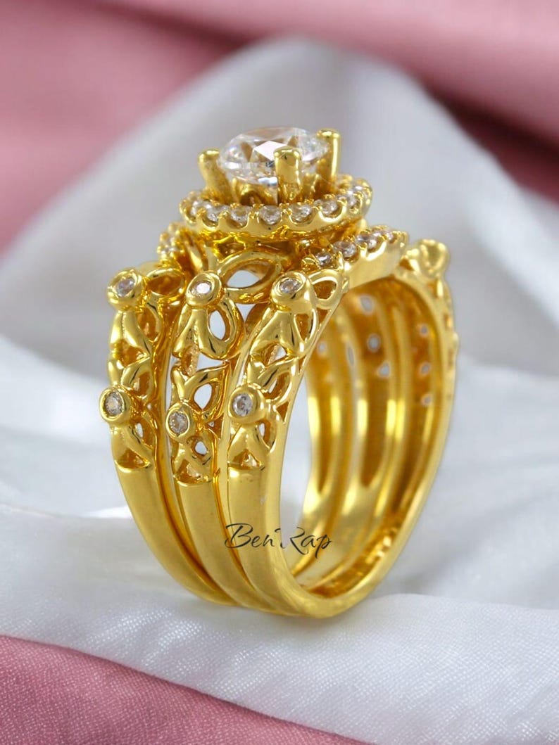 Bridal Ring Set — Classic Round Moissanite